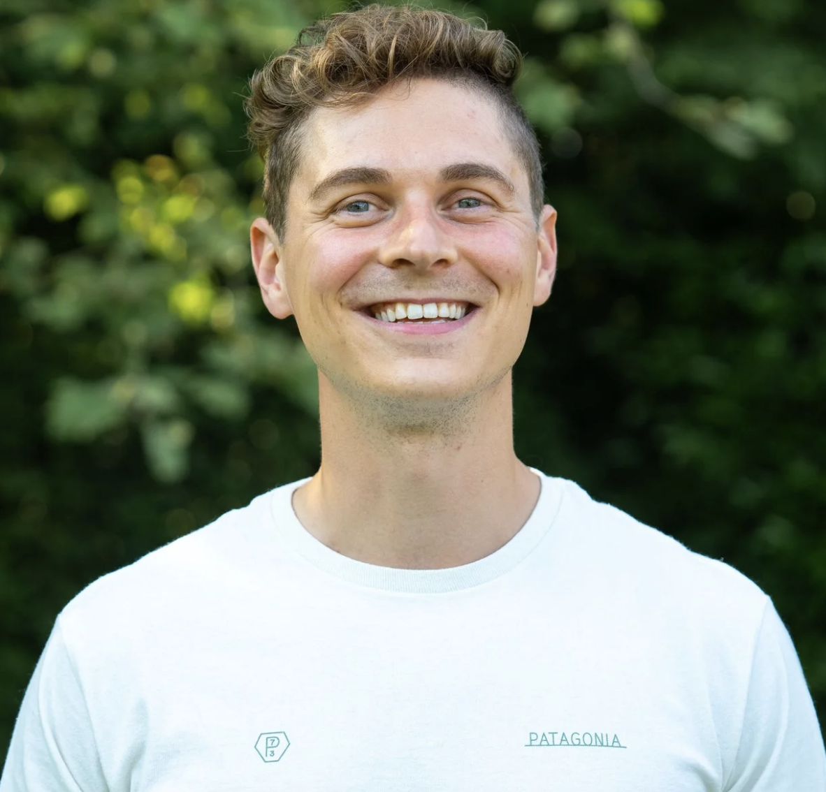 portret van Karel Saey, breathwork facilitator en groeigids
