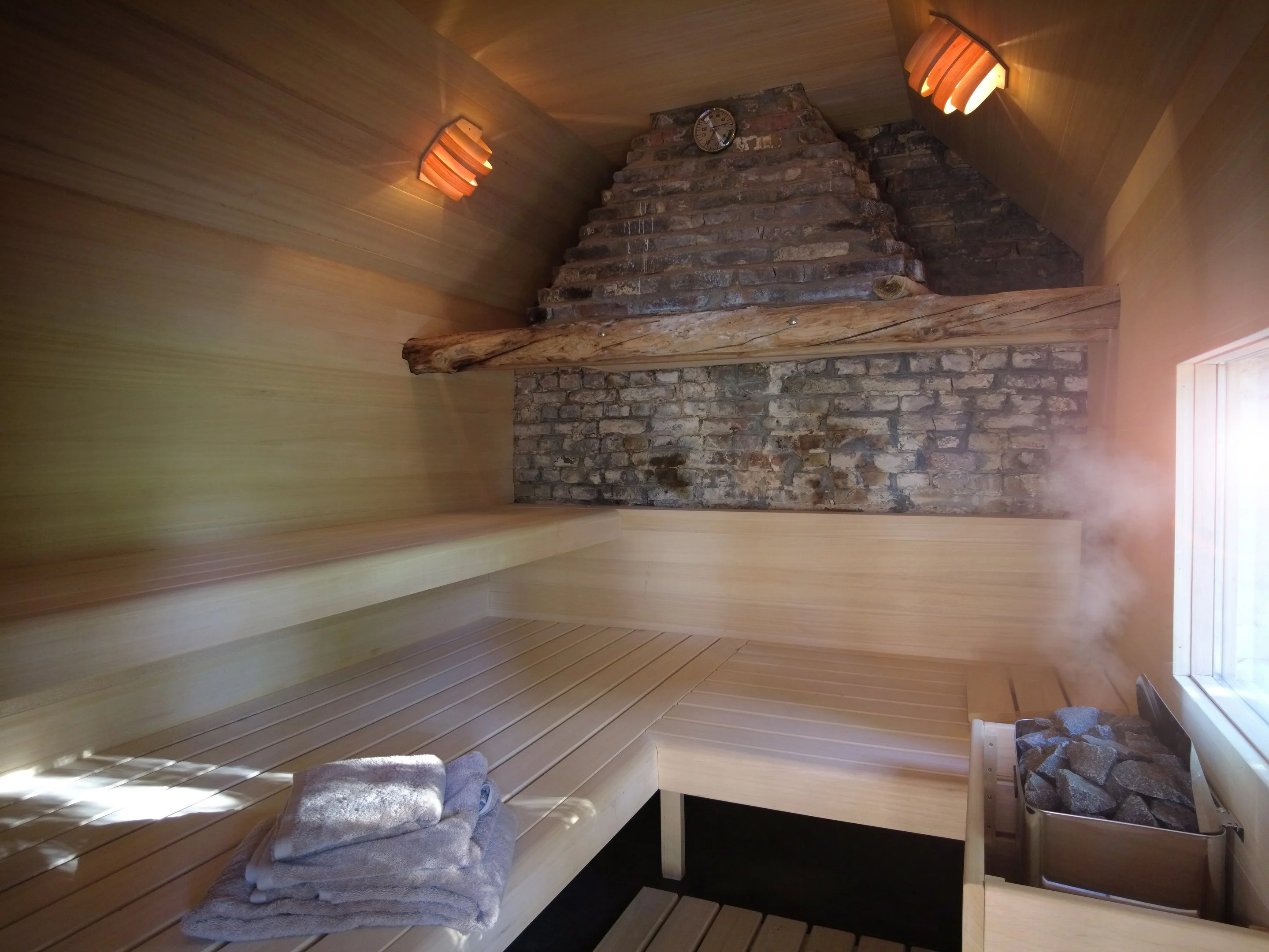 houten sauna van de retreat-locatie